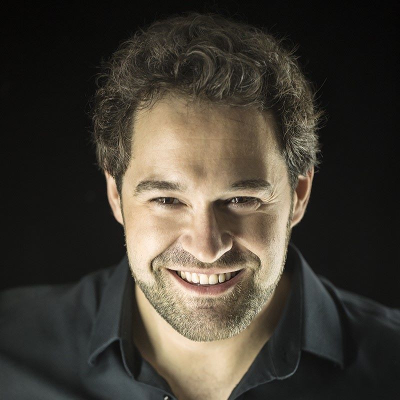 Dr. Fernando Rey Duro